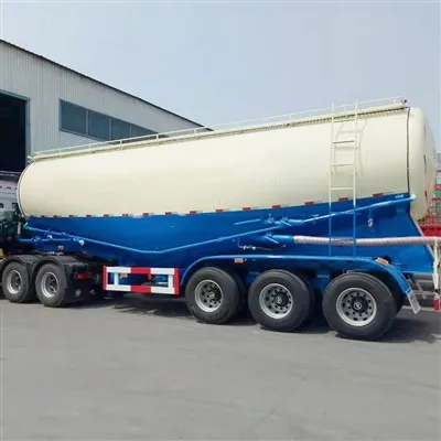 Welche Komfortmerkmale bietet die Fahrerkabine eines modernen Zementtankwagens?